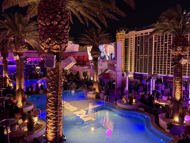 アメリカ・ラスベガスの旧Drai's Beachclub(現Soleia Beach)のルーフトップナイトプール